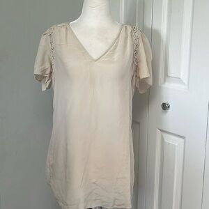 Banana Republic Cream 100% Silk Short Sleeve Blouse with Lining in Size M